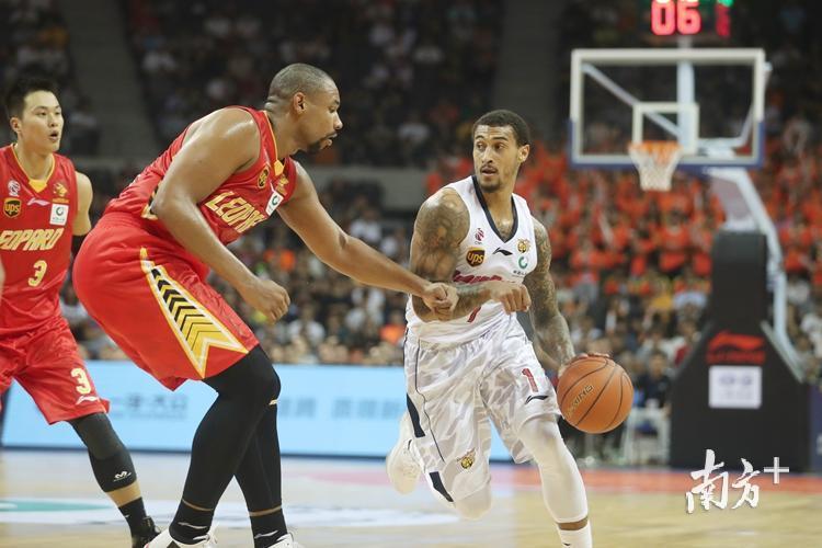 CBA常规赛倒计时,广东宏远今夜外线爆发,细节引发关注,震撼外界,训练强度明显提升的简单介绍 CBA常规赛倒计时,广东宏远今夜外线爆发,细节引发关注,震撼外界,训练强度明显提升的简单介绍